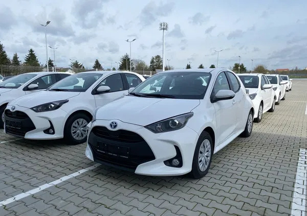 toyota Toyota Yaris cena 97500 przebieg: 10, rok produkcji 2023 z Poznań
